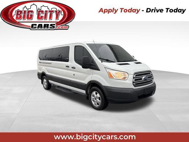 2017 Ford Transit 350 Wagon Low Roof XLT w/Sliding Pass. 148-in. WB