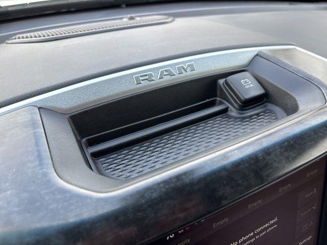 RAM 1500 Big Horn Crew Cab SWB 4WD 2020