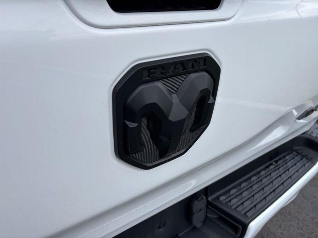 RAM 1500 Big Horn Crew Cab SWB 4WD 2020