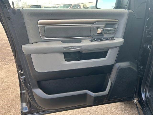 RAM 1500 SLT Crew Cab SWB 4WD 2017