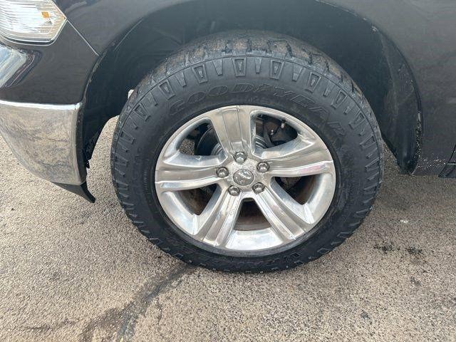 RAM 1500 SLT Crew Cab SWB 4WD 2017