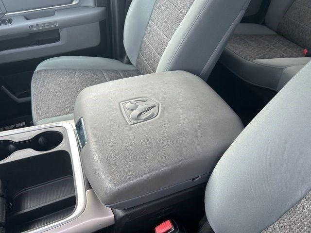 RAM 1500 SLT Crew Cab SWB 4WD 2017