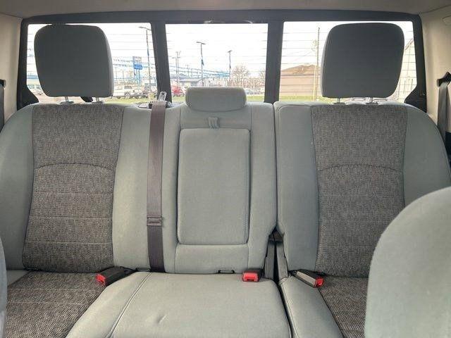 RAM 1500 SLT Crew Cab SWB 4WD 2017