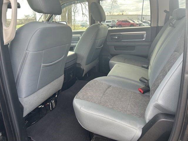 RAM 1500 SLT Crew Cab SWB 4WD 2017