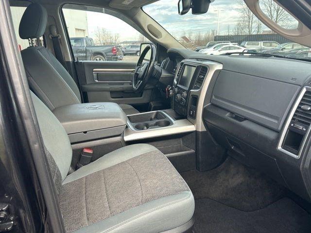 RAM 1500 SLT Crew Cab SWB 4WD 2017