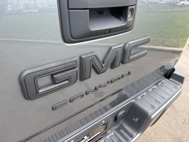 GMC Canyon Elevation Crew Cab 4WD 2022