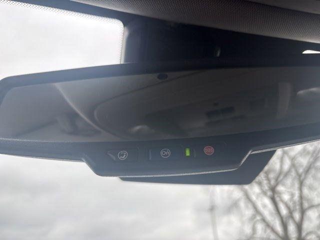 GMC Sierra 1500 Denali Crew Cab Long Box 4WD 2017