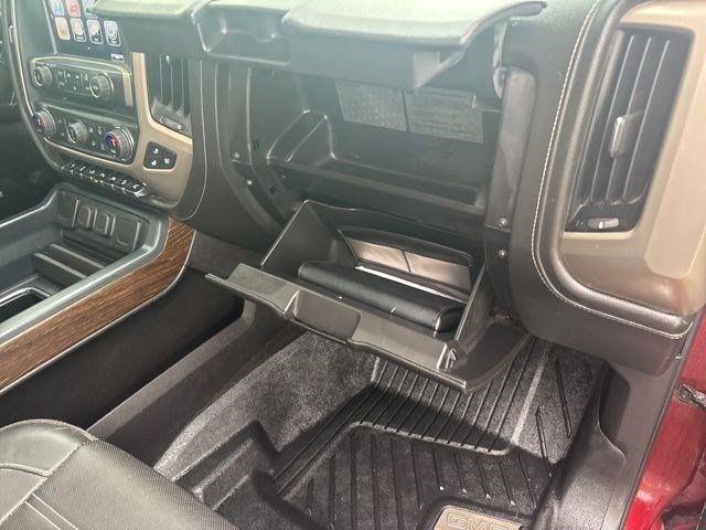 GMC Sierra 1500 Denali Crew Cab Long Box 4WD 2017