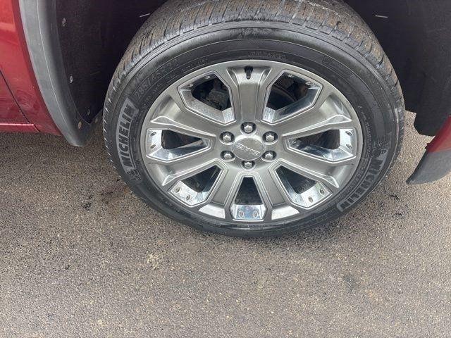 GMC Sierra 1500 Denali Crew Cab Long Box 4WD 2017