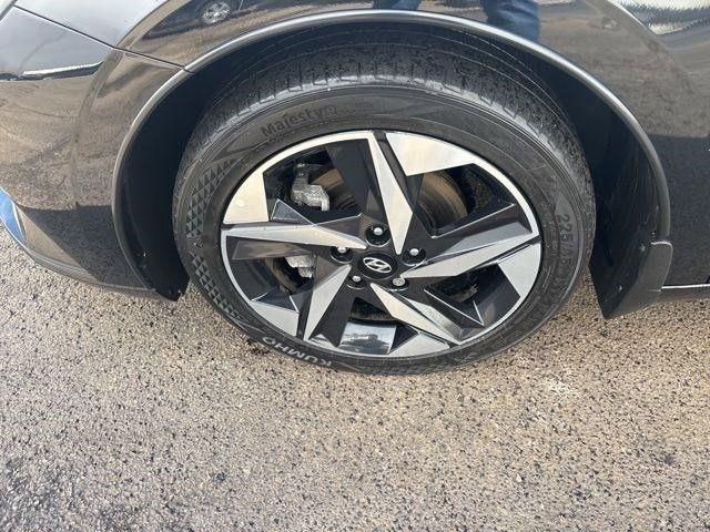 Hyundai Elantra SEL 2023