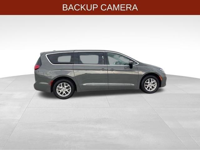 Chrysler Pacifica Touring L 2023