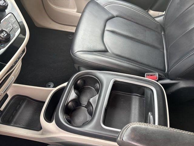 Chrysler Pacifica Touring L 2023