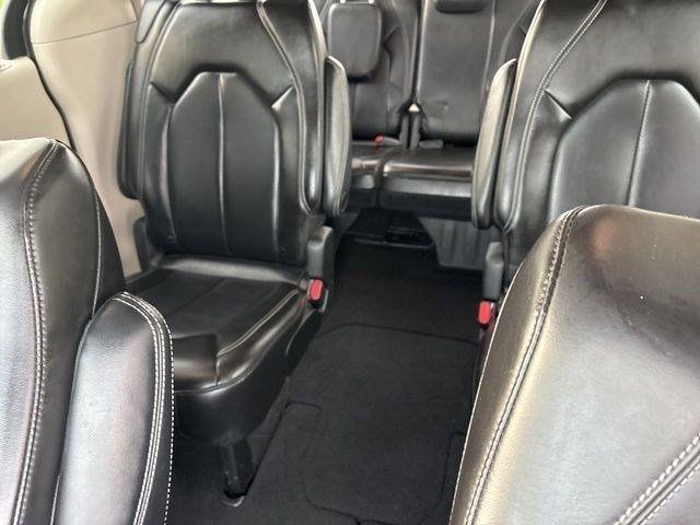 Chrysler Pacifica Touring L 2023