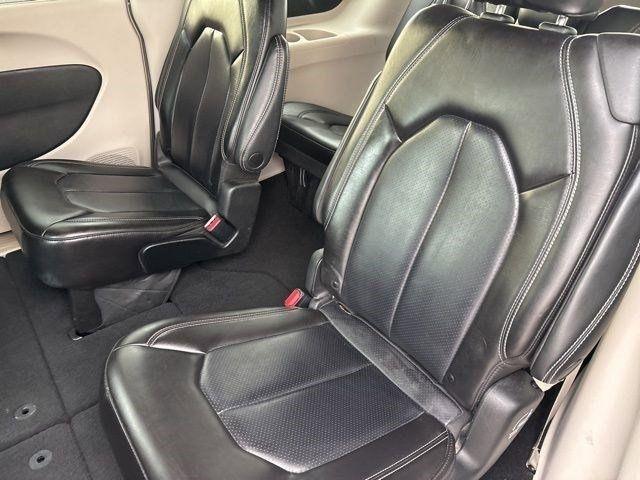 Chrysler Pacifica Touring L 2023