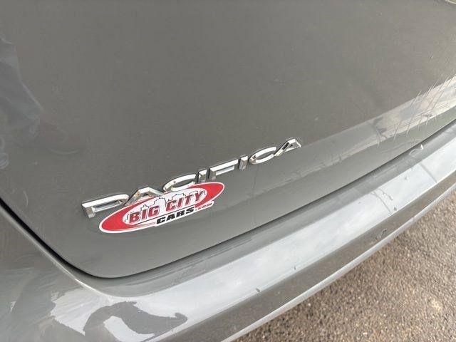 Chrysler Pacifica Touring L 2023