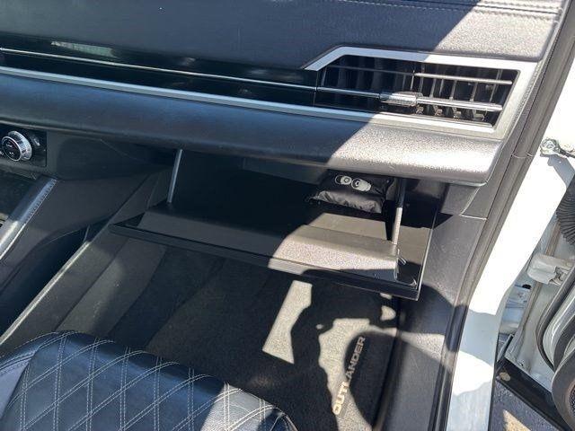 Mitsubishi Outlander SEL 4WD 2023