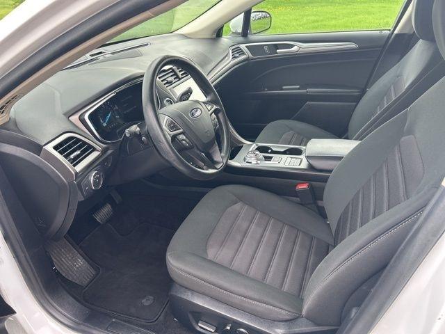 Ford Fusion Hybrid SE 2020