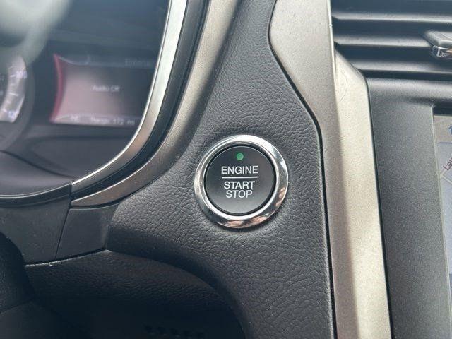 Ford Fusion Hybrid SE 2020