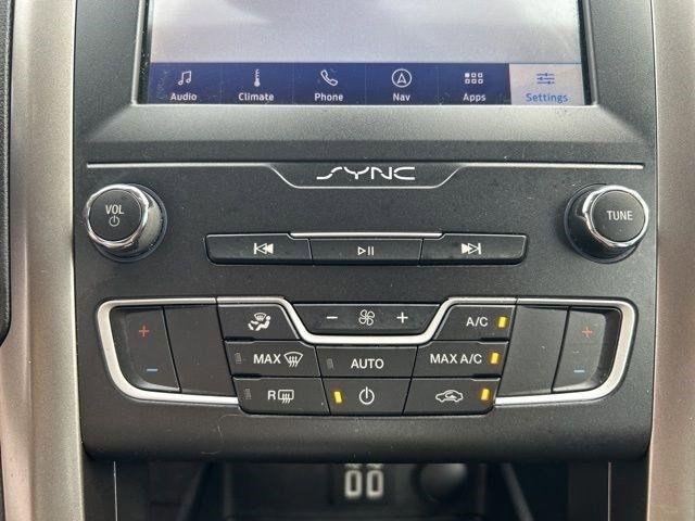 Ford Fusion Hybrid SE 2020