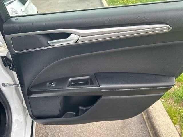 Ford Fusion Hybrid SE 2020