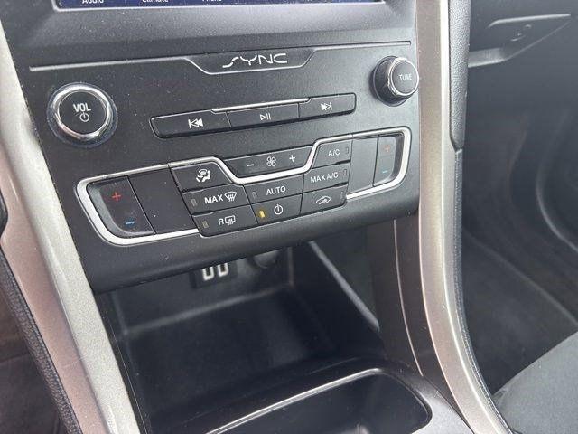 Ford Fusion Hybrid SE 2019