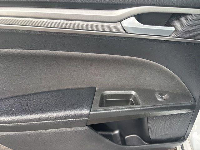 Ford Fusion Hybrid SE 2019