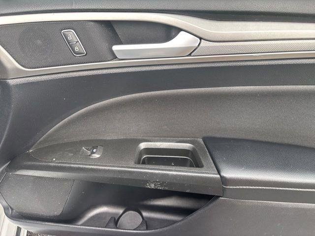 Ford Fusion Hybrid SE 2019