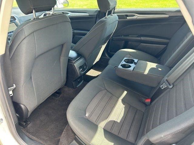 Ford Fusion Hybrid SE 2020