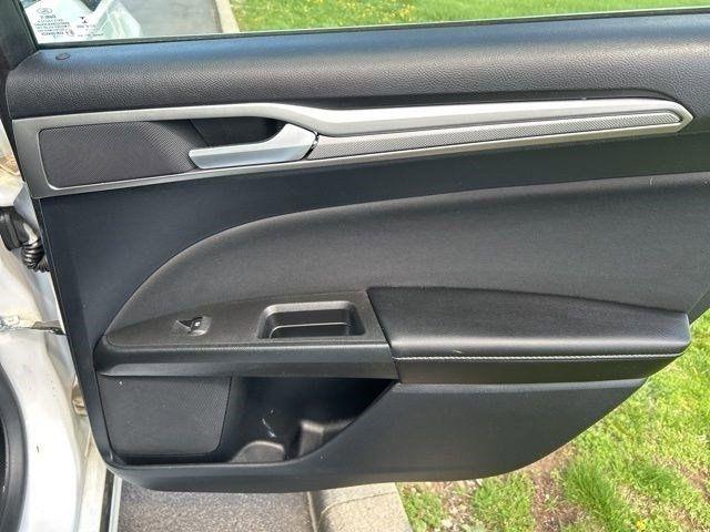 Ford Fusion Hybrid SE 2020