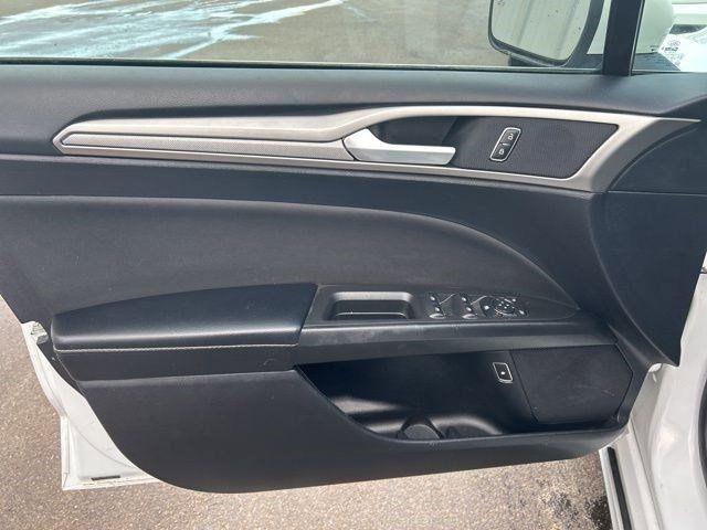 Ford Fusion Hybrid SE 2019