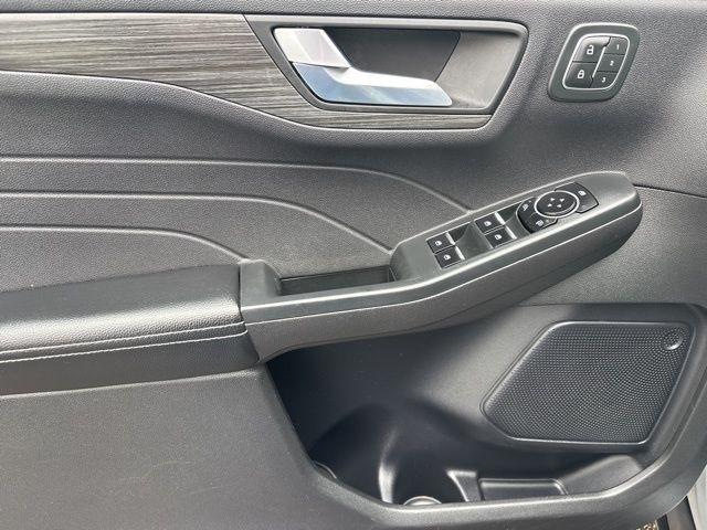 Ford Escape Platinum Hybrid AWD 2023