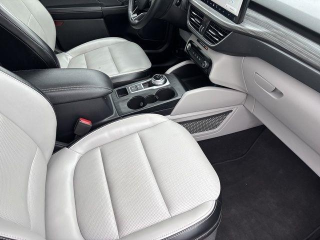 Ford Escape Platinum Hybrid AWD 2023