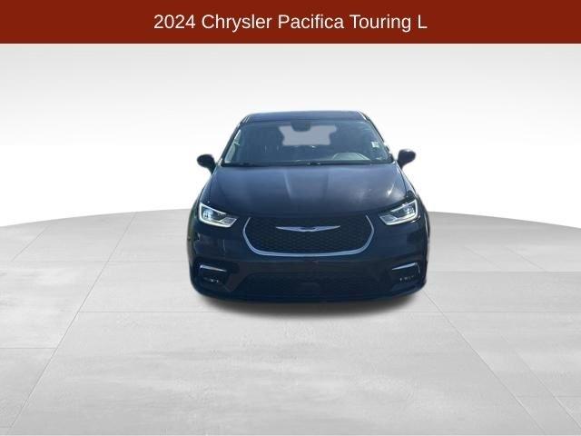 Chrysler Pacifica Touring L 2024