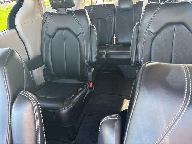 Chrysler Pacifica Touring L 2024