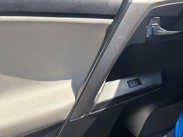 Toyota RAV4 XLE FWD 2016