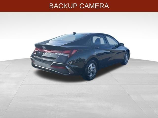 Hyundai Elantra SE 2025