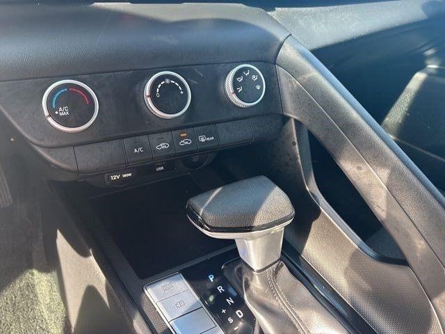 Hyundai Elantra SE 2025