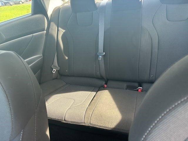 Hyundai Elantra SE 2025