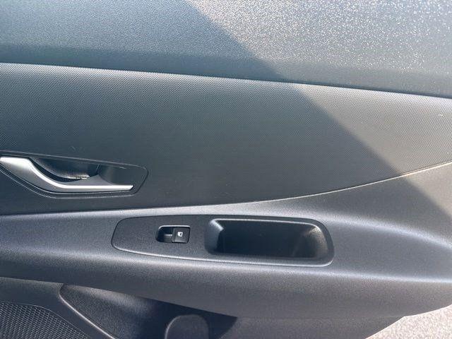 Hyundai Elantra SE 2025