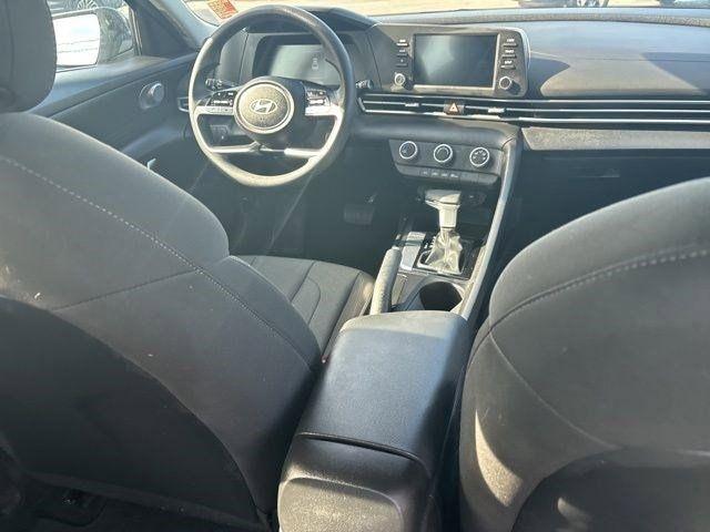 Hyundai Elantra SE 2025