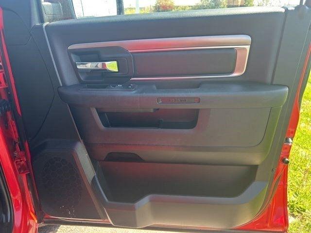 RAM 1500 Classic Tradesman Crew Cab SWB 4WD 2022