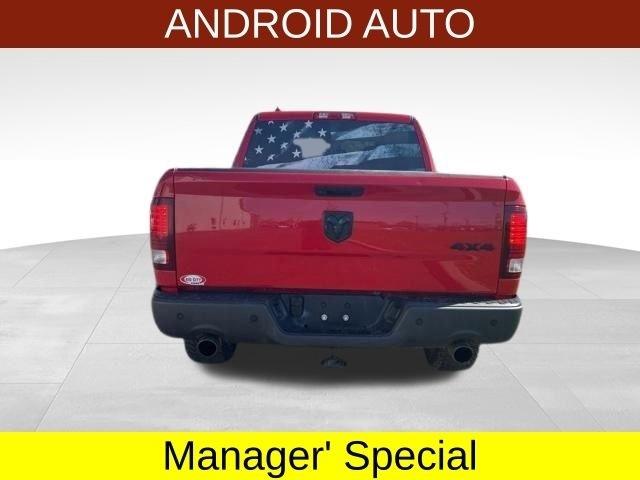 RAM 1500 Classic Tradesman Crew Cab SWB 4WD 2022