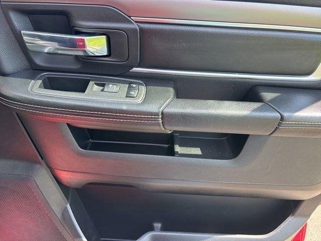 RAM 1500 Classic Tradesman Crew Cab SWB 4WD 2022