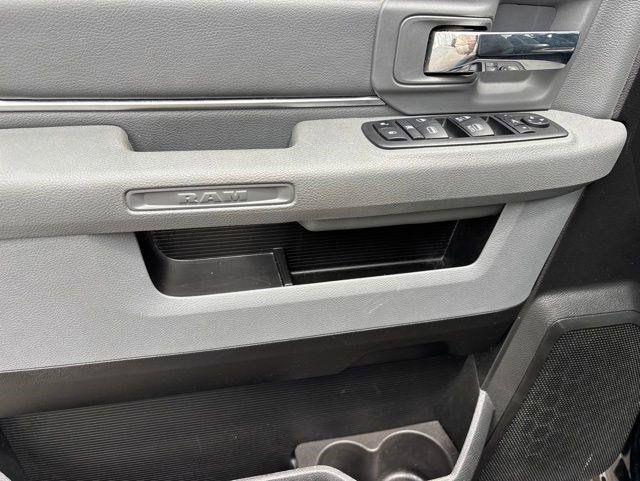 RAM 1500 Classic Tradesman Crew Cab SWB 4WD 2019