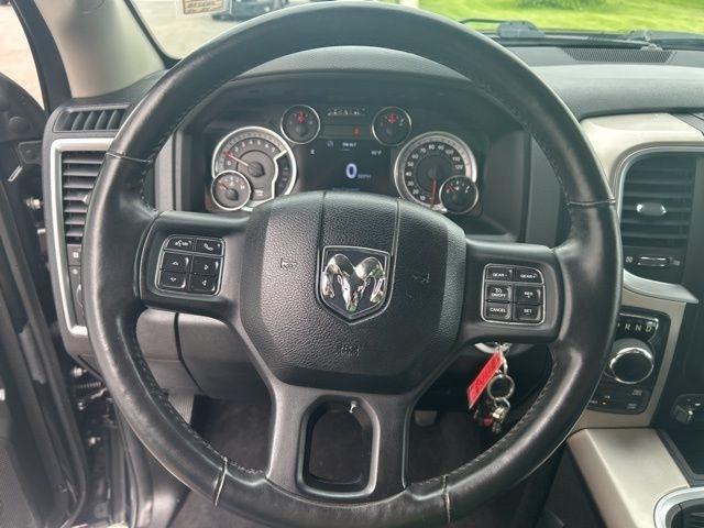 RAM 1500 SLT Quad Cab 4WD 2017