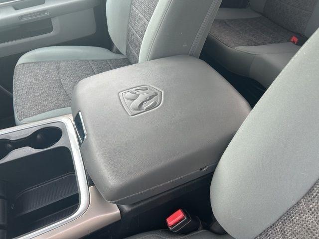 RAM 1500 SLT Quad Cab 4WD 2017