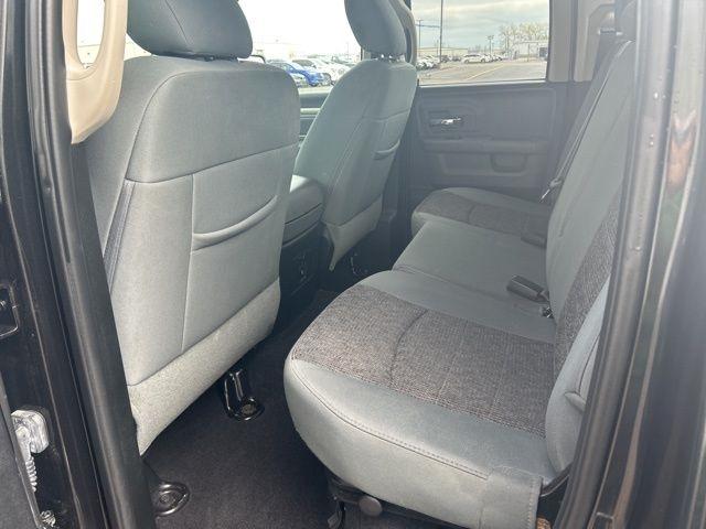 RAM 1500 SLT Quad Cab 4WD 2017