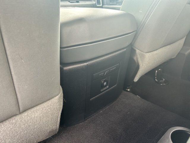 RAM 1500 SLT Quad Cab 4WD 2017