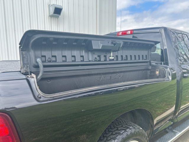 RAM 1500 SLT Quad Cab 4WD 2017