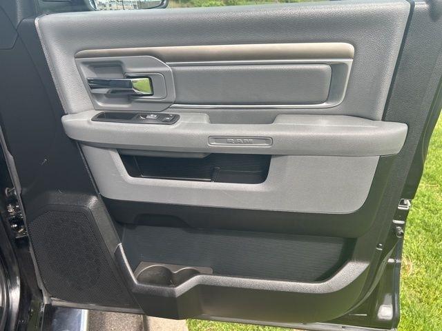 RAM 1500 SLT Quad Cab 4WD 2017